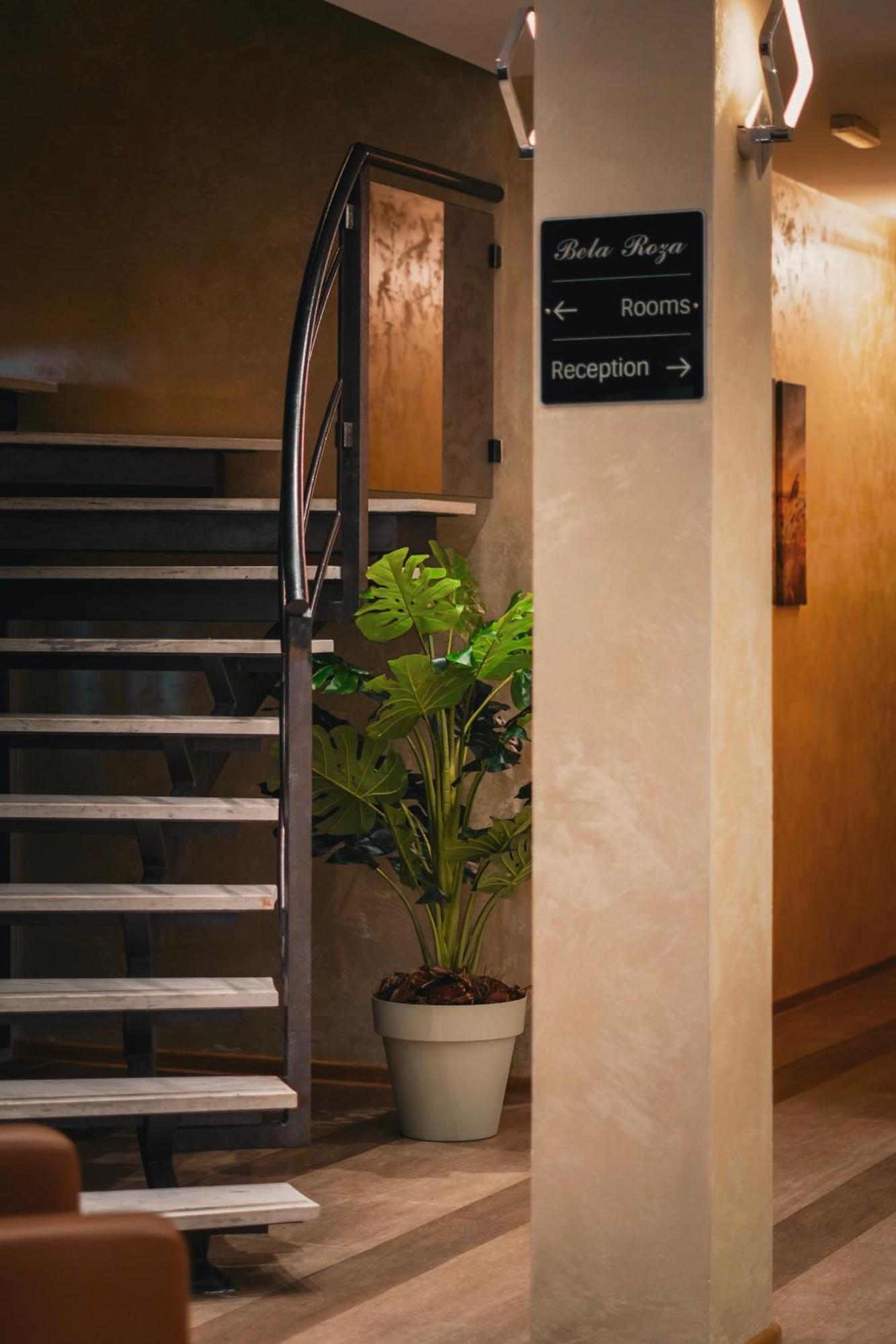 Hotel Bela Roza Биела Экстерьер фото