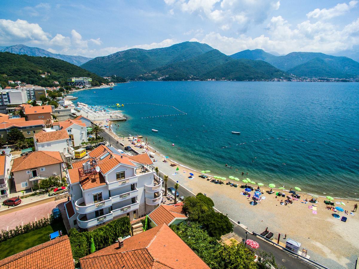 Hotel Bela Roza Биела Экстерьер фото